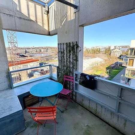 Family With Terrace And View Of Nantes